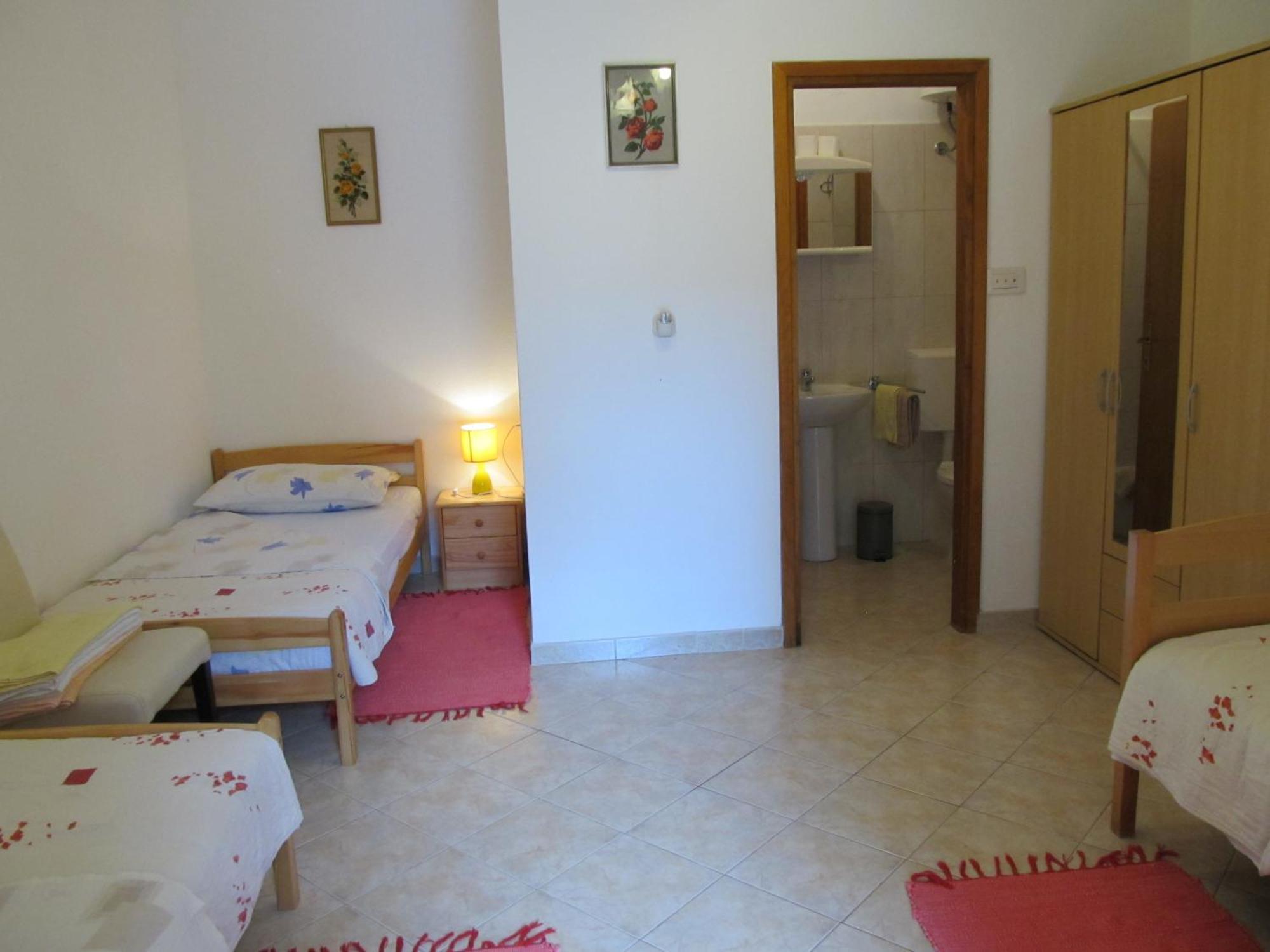 Apartments Vesna With Pool - New! Sveti Lovreč Pazenatički Chambre photo