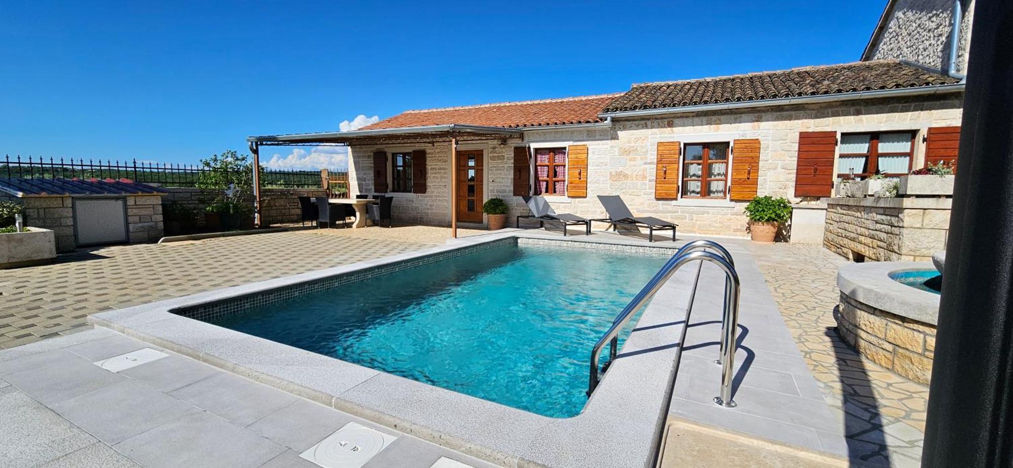 Apartments Vesna With Pool - New! Sveti Lovreč Pazenatički Chambre photo