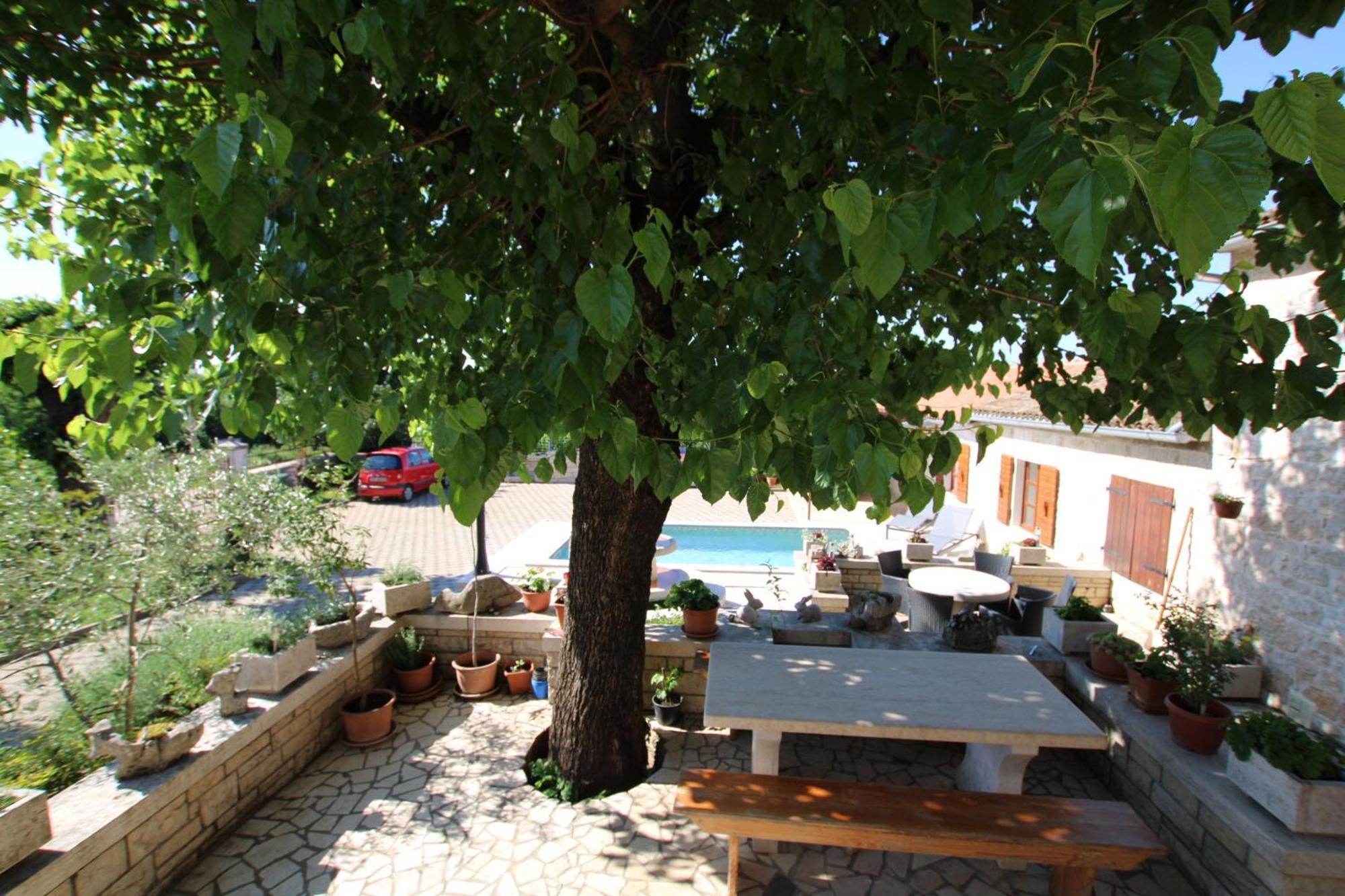 Apartments Vesna With Pool - New! Sveti Lovreč Pazenatički Extérieur photo